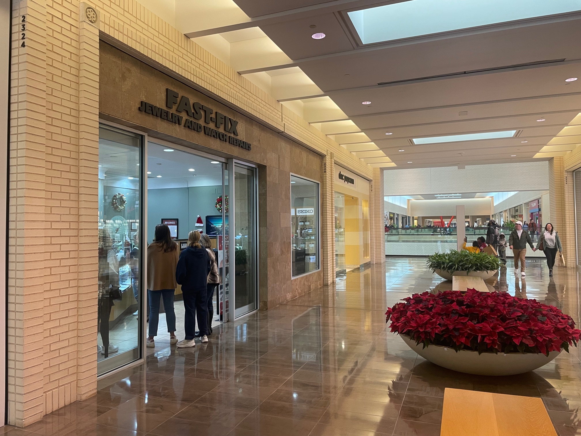 Entrance to Fast-Fix at NorthPark Center