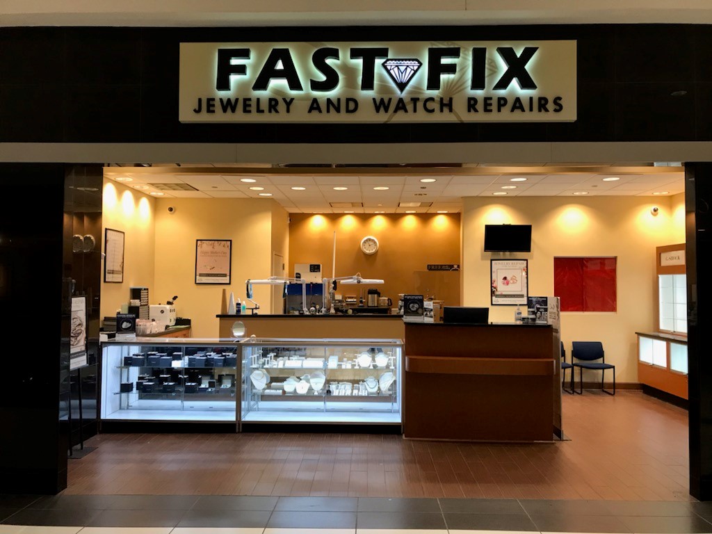 Fast-Fix jewely and Watch Repairs Store at Woodfield Mall, IL